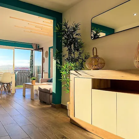 In Calella Near The アパート *